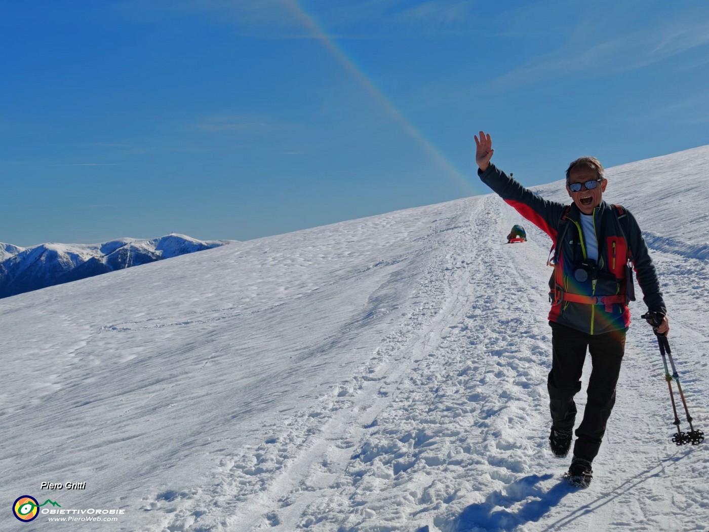 36 Bello camminare sulla neve battuta della pista pedonale.jpg